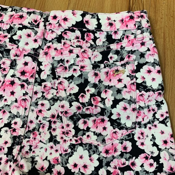 Juicy Couture Pink Floral High Rise Shorts - Picture 4 of 10